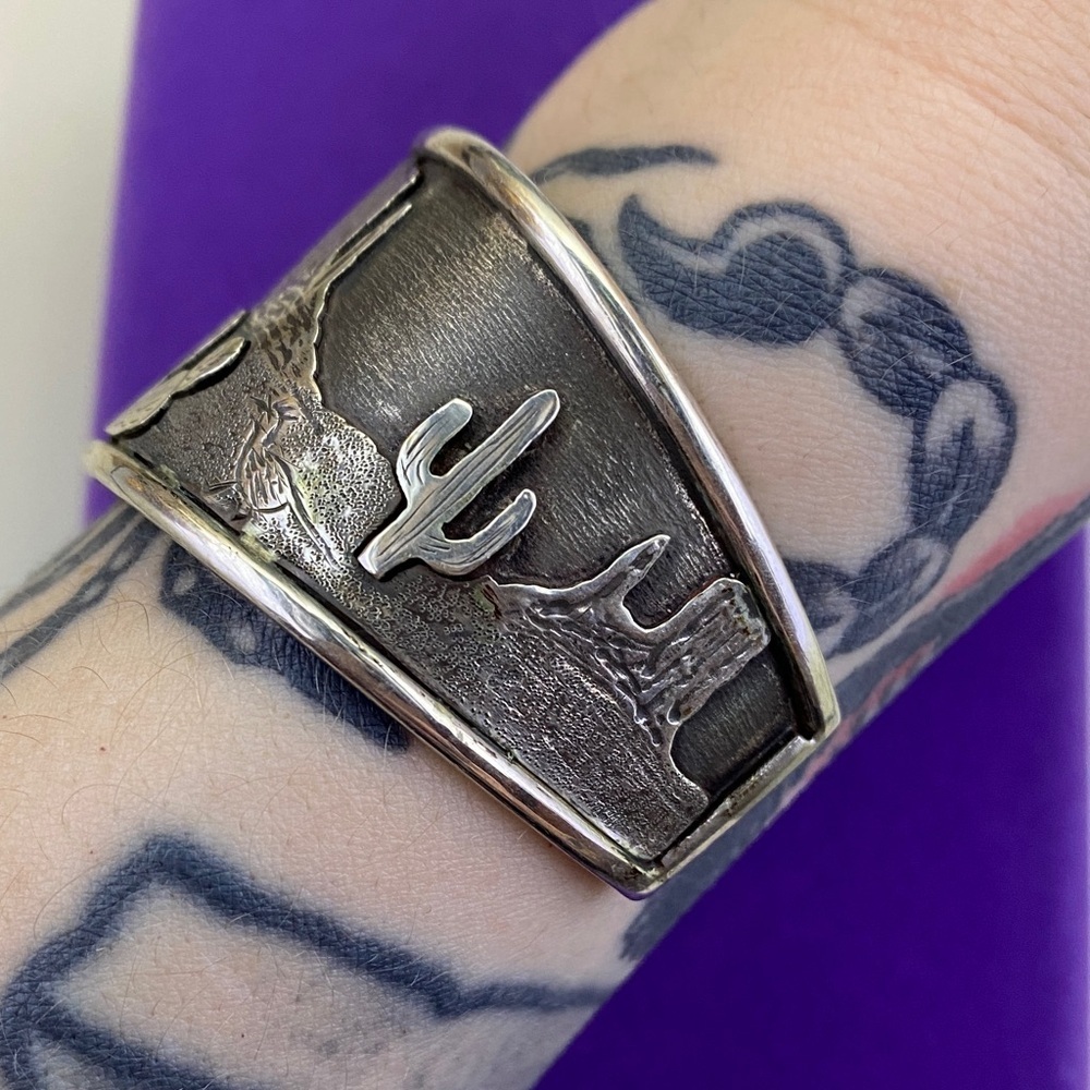 💛 Vintage Sterling Story Teller Cactus & Desert Scene Bracelet | Southwestern - Picture 3 of 10